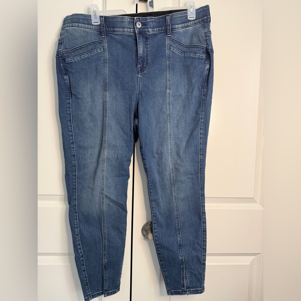 Torrid Bombshell Skinny Jeans Super Soft Medium Wash High Rise 20R